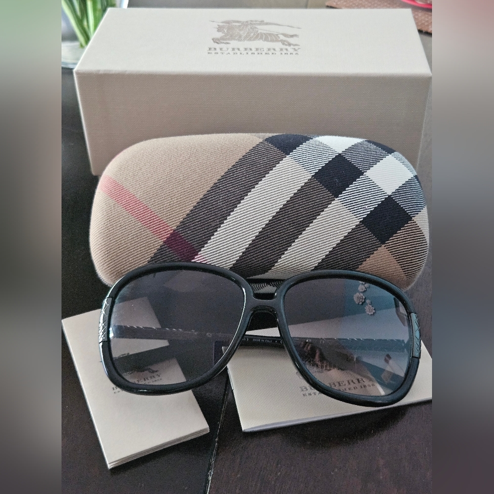 Burberry sunglasses